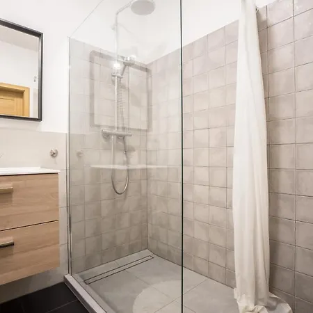 Bizapartments - Modern Flats With Parking Varsovia Exterior foto